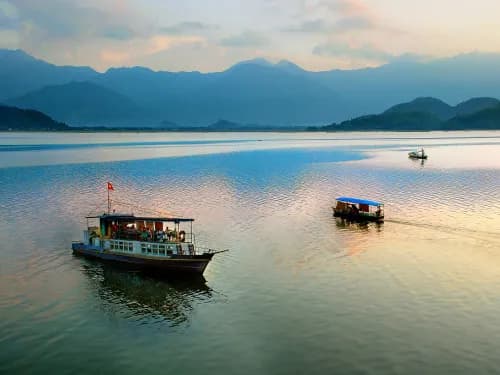 채용정보 호수 - 태국 Nguyen의 소형 "Ha Long Bay"