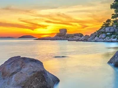 나트랑 해안 전체를 볼 수있는 Hon Chong