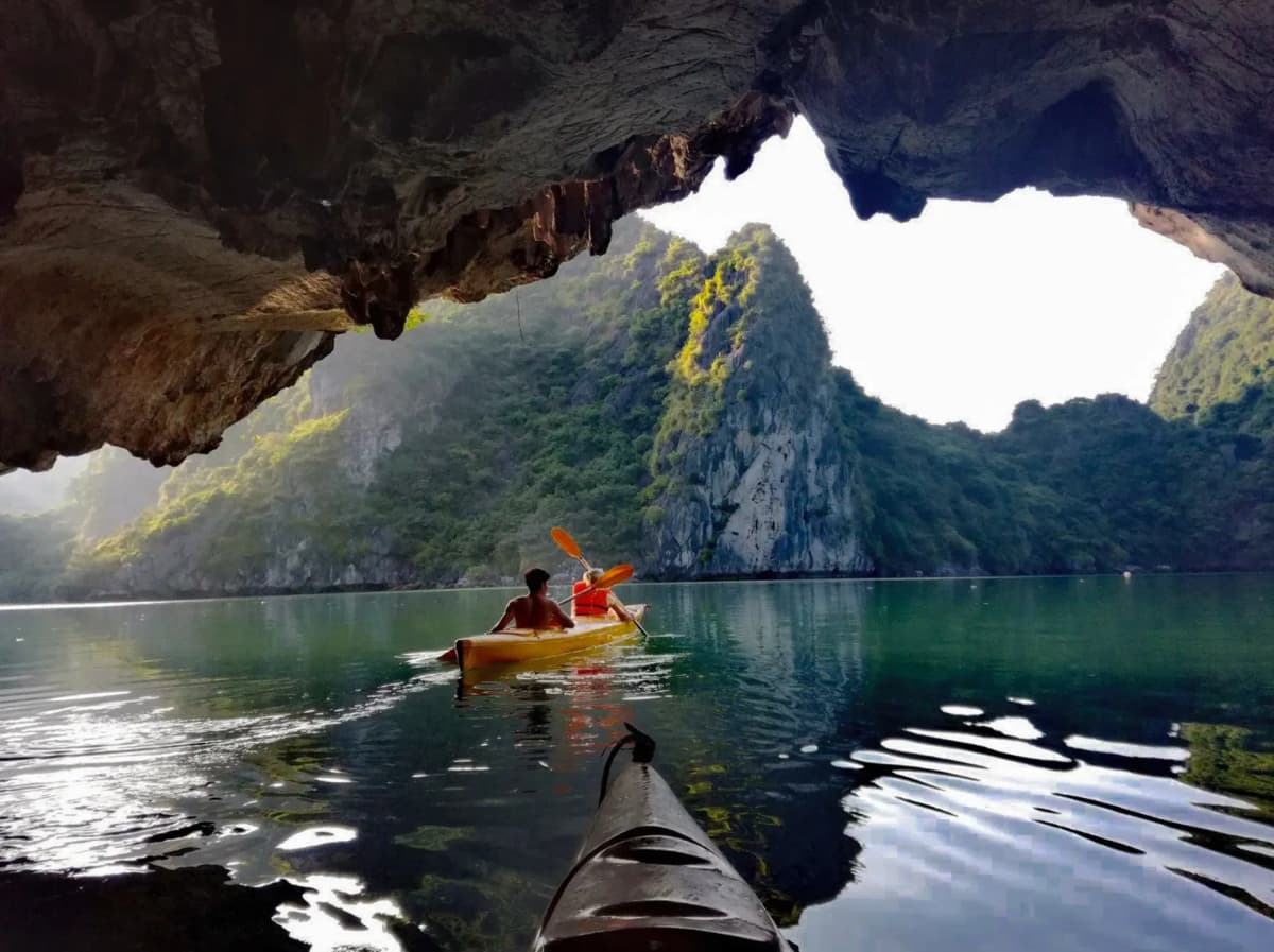 Kayaking 랜 하 베이, Quang Ninh
