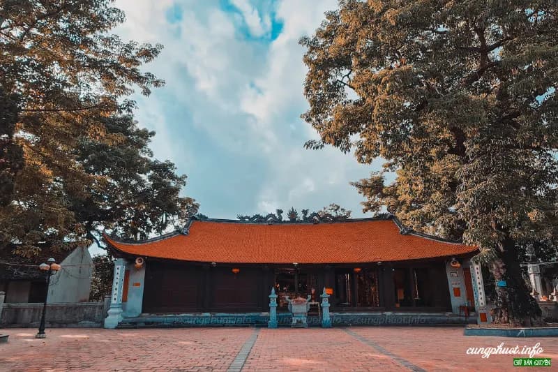Hai Phong의 "King Ngo Quyen's Headquarters" 방문