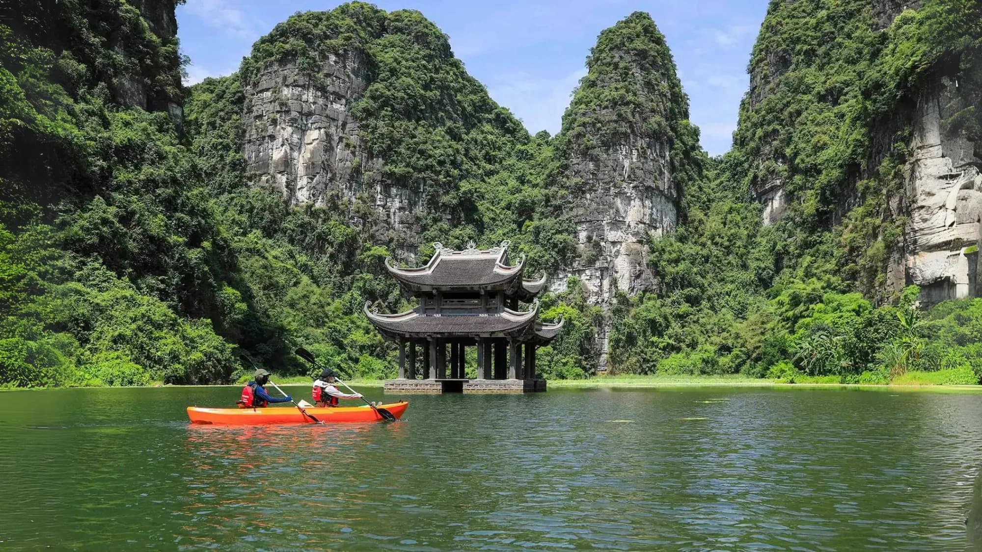 Kayaking Trang An: Journey to Discover the Ancient Land