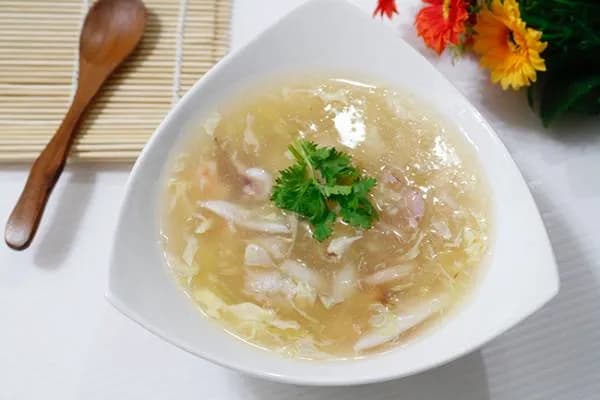 IGuide.ai와 함께 뜨거운 여름 일 동안 Nutritious Cold Soups 발견