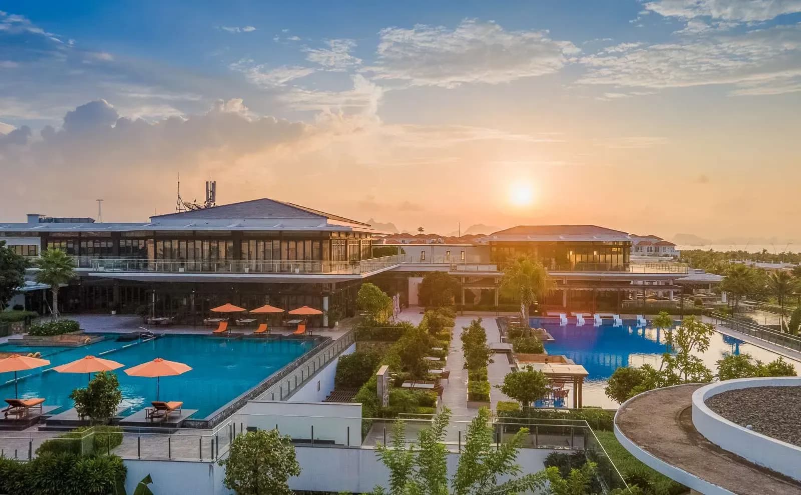 Oakwood Ha Long: Where you enjoy Ha Long Bay your own way