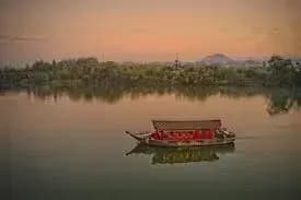 Azerai La Rive Cruise - Thu Bon River의 고급 궁전
