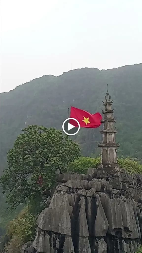 Khu du lịch Hang Múa