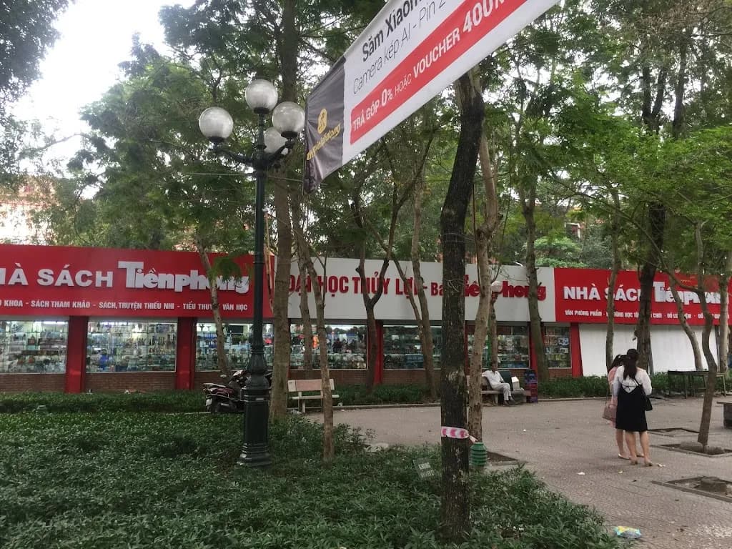 Nhà sách Tiền Phong Thủy Lợi