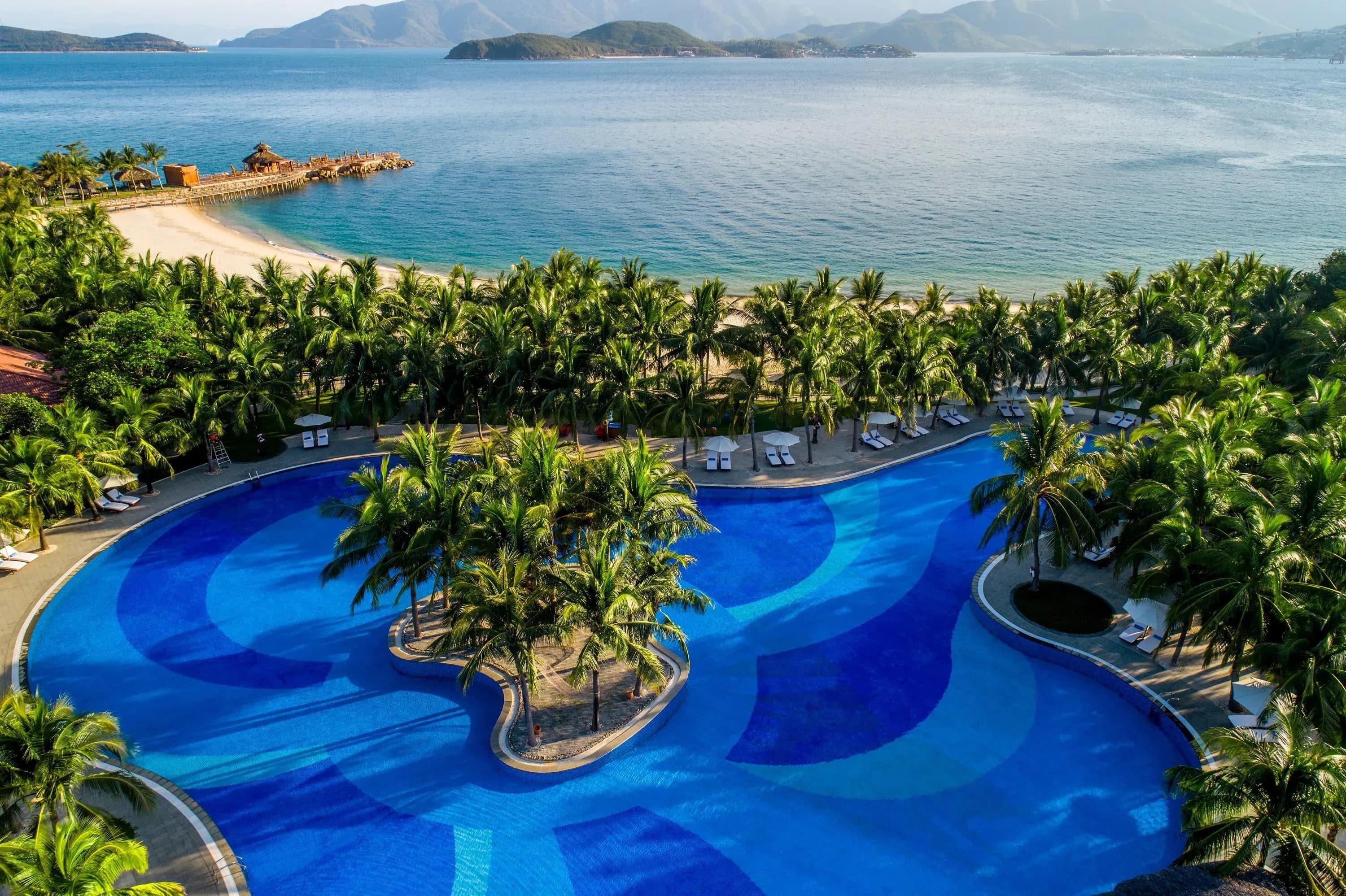  Vinpearl Luxury Nha Trang - luxury vacation on the most beautiful bay in the world