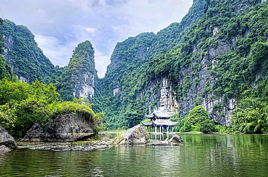 Tràng An Landscape Complex