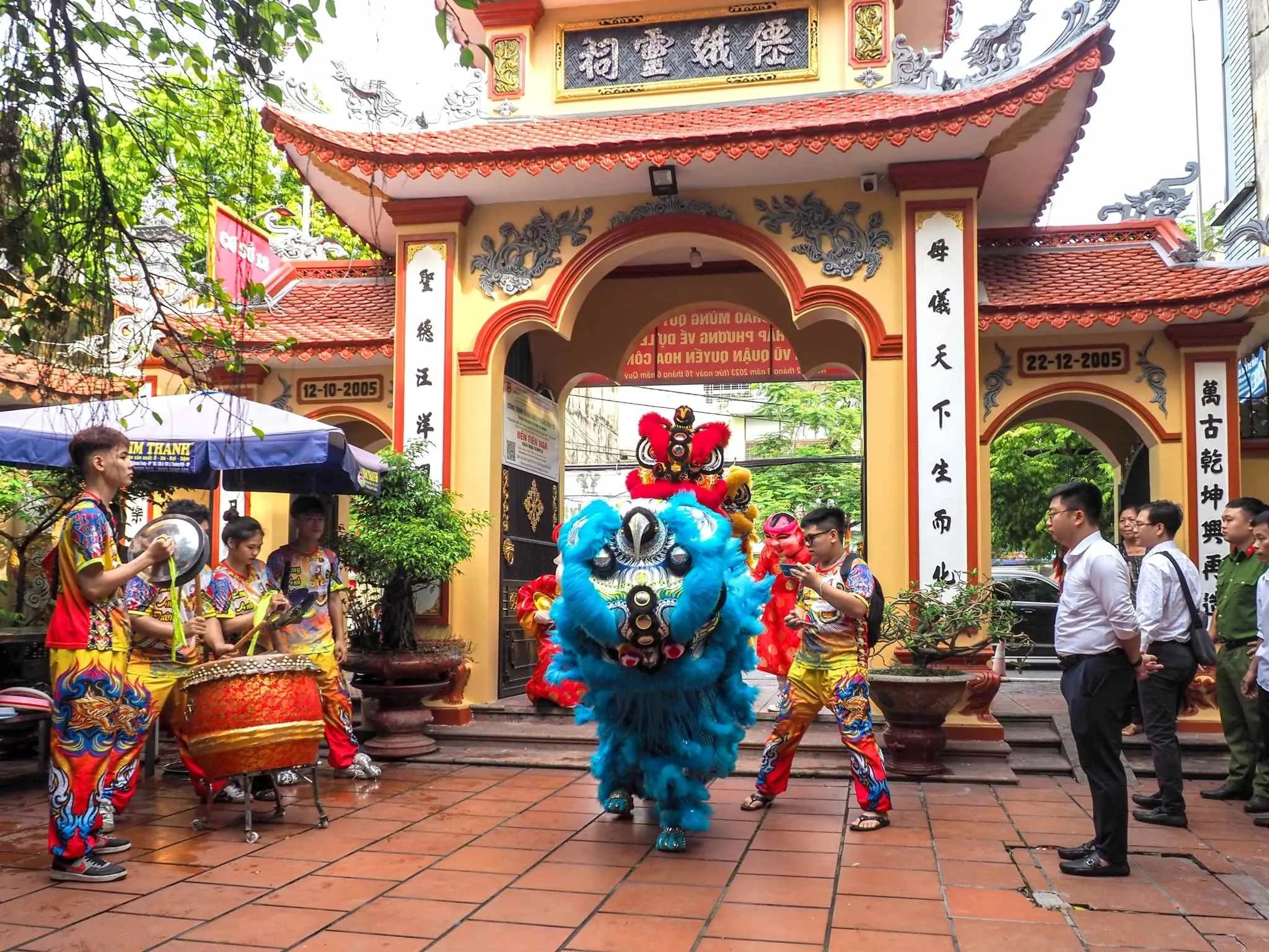 Den-Tien-Nga--Chon-linh-thieng-noi-tieng-o-Hai-Phong_den-tien-nga-5.jpg