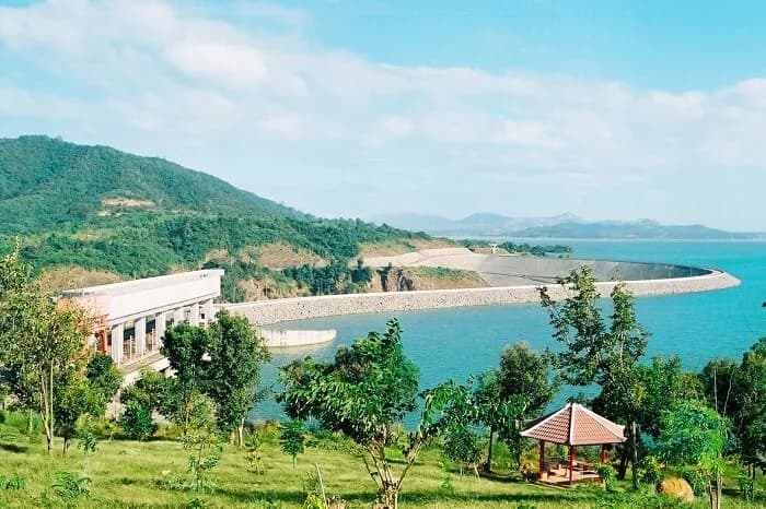 Yaly Hydroelectric를 탐험하십시오 호수, 중앙 고원