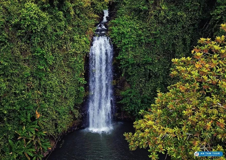 Discover Pa Sy Waterfall: Ink Painting in Mang Den