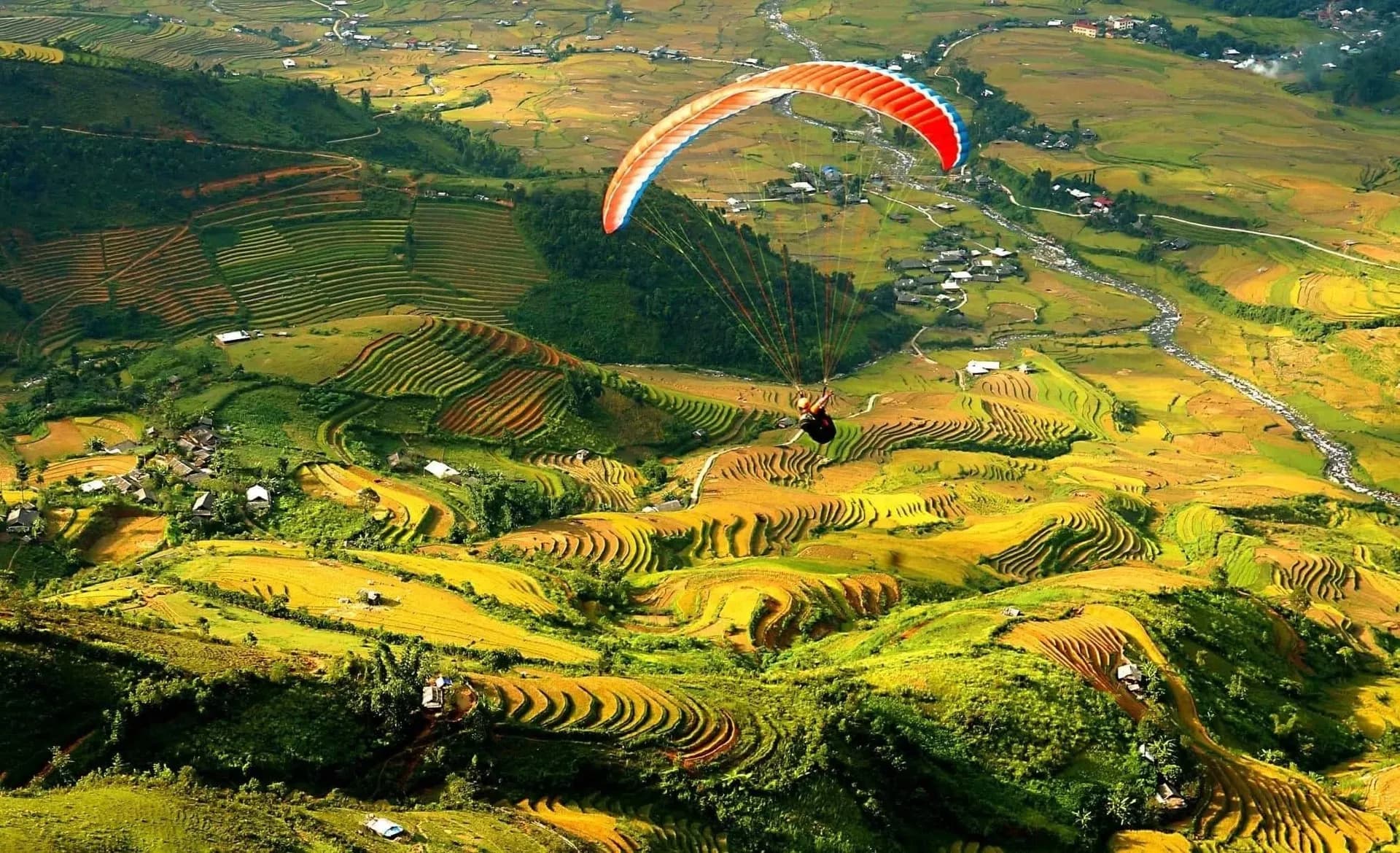 Paragliding experience in Mu Cang Chai - Yen Bai