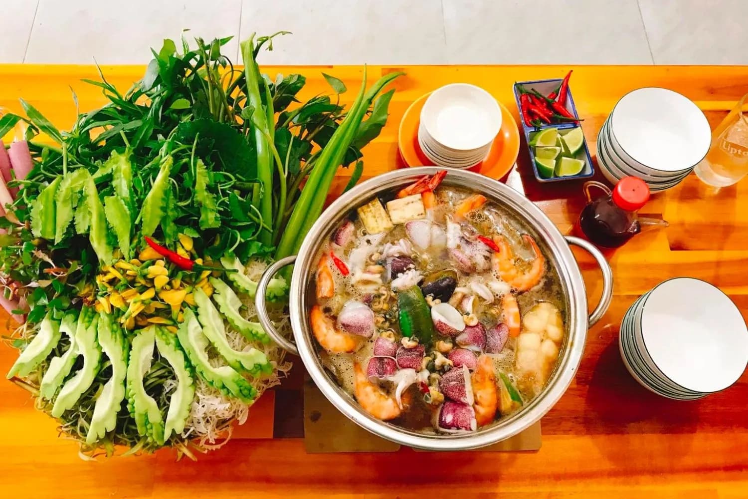 diem-danh-8-mon-dac-san-long-xuyen-ngon-nuc-tieng-xa-gan_Lẩu mắm An Giang 1.jpg